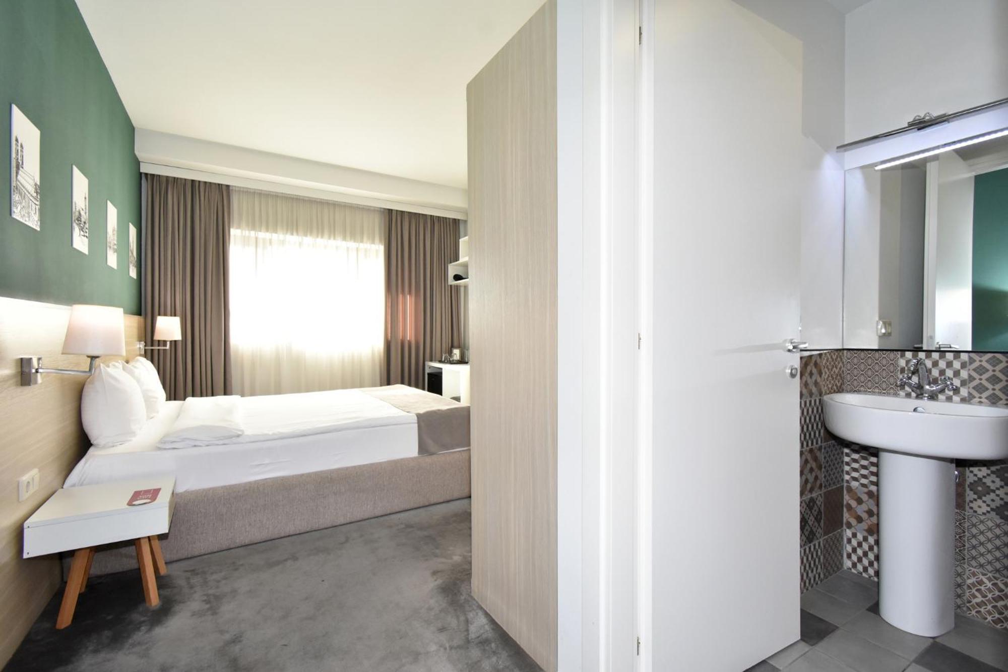 In City Hotel Єреван Екстер'єр фото